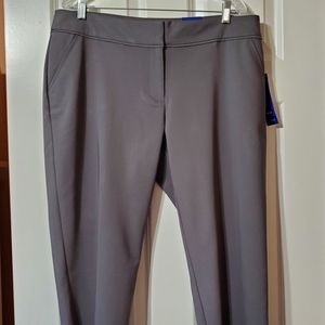 NWT- Apt. 9 Torie gray mid-rise capri pants